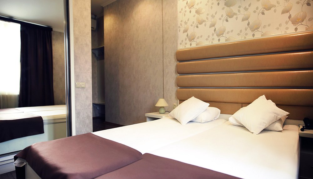 room (4)